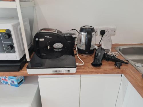 المنظر الخارجي, Cozy Detached Studio Retreat with Kitchen & Bath near Parsons Close Recreation Ground Splash Park المنظر الخارجي, Cozy Detached Studio Retreat with Kitchen & Bath near Parsons Close Recreation Ground Splash Park