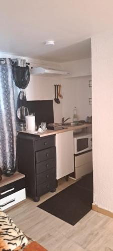 Studio indépendant - chambre privé confortable & tv canal plus (Studio independant - chambre prive confortable & tv canal plus) in Goussainville Studio indépendant - chambre privé confortable & tv canal plus (Studio independant - chambre prive confortable & tv canal plus) in Goussainville