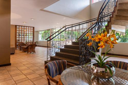 Előcsarnok, Hotel Deville Express Guaira in Guaíra Előcsarnok, Hotel Deville Express Guaira in Guaíra