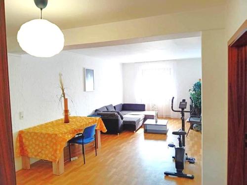 Urban Nest Prime 3BR with Spacious Hall & Kitchen apartment in Kelkheim (Taunus) Urban Nest Prime 3BR with Spacious Hall & Kitchen apartment in Kelkheim (Taunus)