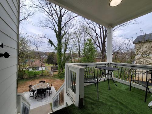 Grand Home Walk to Mercedes Benz in Vine City Grand Home Walk to Mercedes Benz in Vine City