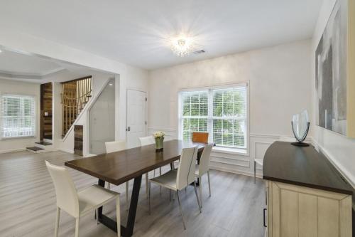 Grand Home Walk to Mercedes Benz in Vine City Grand Home Walk to Mercedes Benz in Vine City