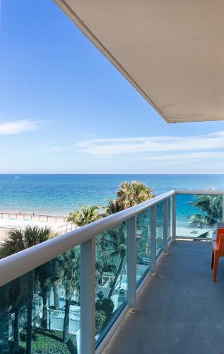 Ocean Sky Hotel & Resort in Fort Lauderdale (FL) Ocean Sky Hotel & Resort in Fort Lauderdale (FL)