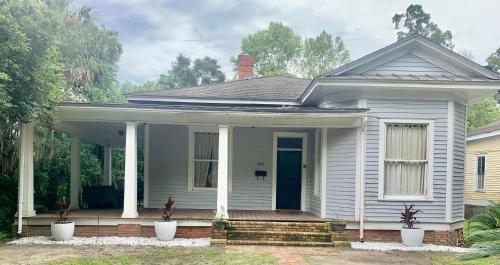 Classic/Modern Downtown Home in Valdosta Classic/Modern Downtown Home in Valdosta