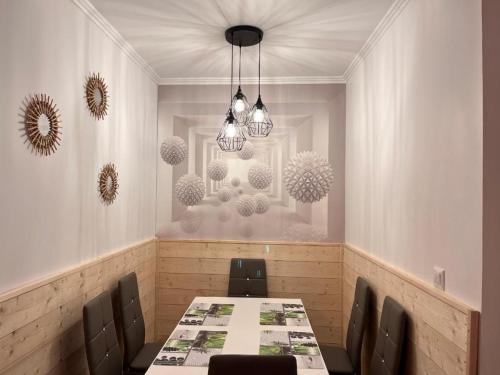 Maison La Belle Endormie- Disneyland et Paris in Champs Sur Marne Maison La Belle Endormie- Disneyland et Paris in Champs Sur Marne