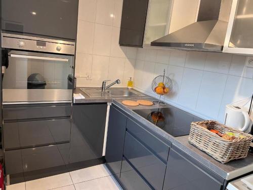 Maison La Belle Endormie- Disneyland et Paris in Champs Sur Marne Maison La Belle Endormie- Disneyland et Paris in Champs Sur Marne