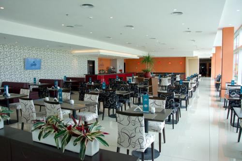 Bar/lounge, Gala Hotel y Convenciones in Resistencia Bar/lounge, Gala Hotel y Convenciones in Resistencia
