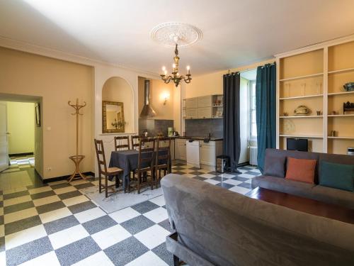 Cottage in Chaleix near Forest & Lake, cleaning included in Chalais (Aquitaine) Cottage in Chaleix near Forest & Lake, cleaning included in Chalais (Aquitaine)