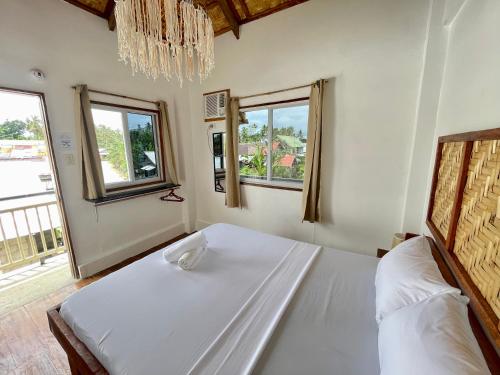 Sun and Surf Hostel in บูร์โกส Sun and Surf Hostel in บูร์โกส