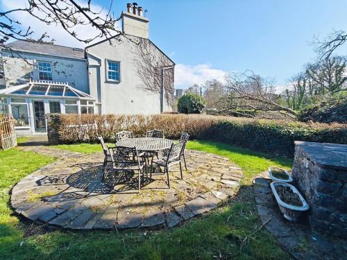 Wellpark House, Family Mansion in Oughterard Wellpark House, Family Mansion in Oughterard