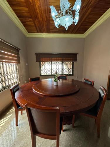 Spacious 5-Bedroom Private Home in Dawhenya Spacious 5-Bedroom Private Home in Dawhenya