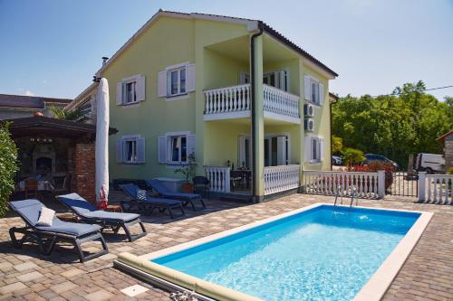 Bruno in บารุซิซี Bruno in บารุซิซี