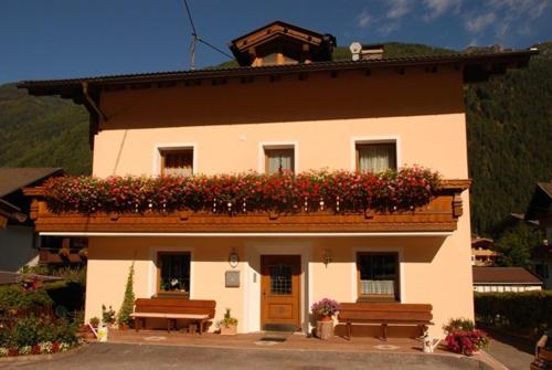Haus Waltraud in Neustift im Stubaital Haus Waltraud in Neustift im Stubaital