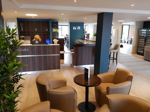 Pub/Lounge, Logis Hotel du Large in Saint-Renan Pub/Lounge, Logis Hotel du Large in Saint-Renan