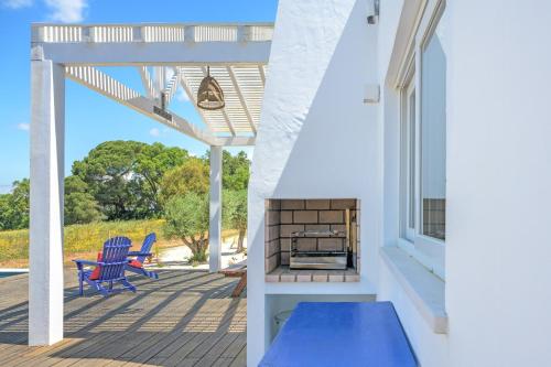 Casa da Antónia (Casa da Antonia) in ซานเตียโก โด คาเซม Casa da Antónia (Casa da Antonia) in ซานเตียโก โด คาเซม