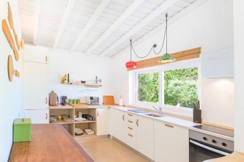 Casa da Antónia (Casa da Antonia) in ซานเตียโก โด คาเซม Casa da Antónia (Casa da Antonia) in ซานเตียโก โด คาเซม