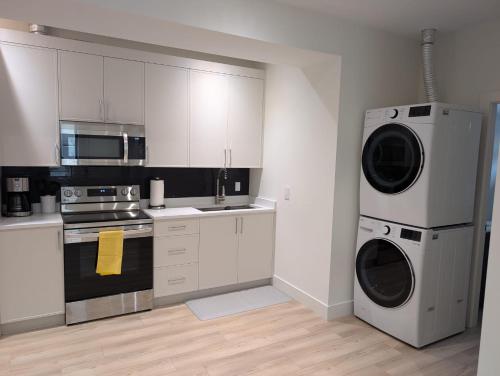Beautiful 2 Bedroom suite in White Rock (BC) Beautiful 2 Bedroom suite in White Rock (BC)