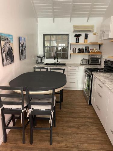 Newly Renovated House PotcakeVilla in Коберн-Таун Newly Renovated House PotcakeVilla in Коберн-Таун