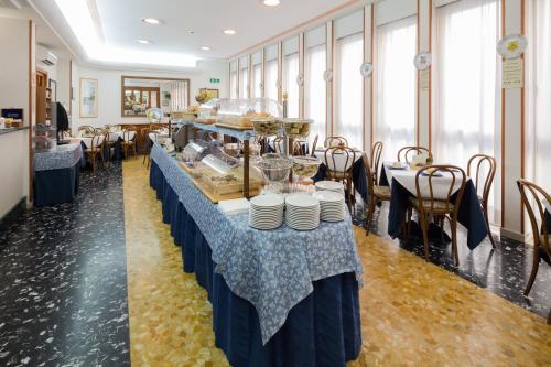 Comida y bebida, Hotel Terminus & Plaza in Pisa Comida y bebida, Hotel Terminus & Plaza in Pisa