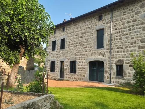 Kert, Magnifique maison de famille rénovée (Magnifique maison de famille renovee) in Saint-Antheme Kert, Magnifique maison de famille rénovée (Magnifique maison de famille renovee) in Saint-Antheme