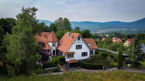 A szálláshely kívülről, Villa La Romance - Villa Spacieuse & Luxueuse - Parking Gratuit in Dieffenbach-Au-Val A szálláshely kívülről, Villa La Romance - Villa Spacieuse & Luxueuse - Parking Gratuit in Dieffenbach-Au-Val