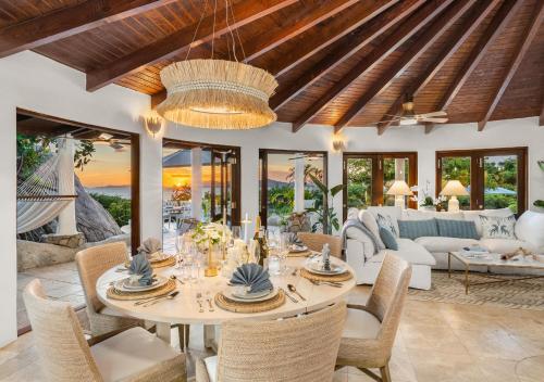 Afficher, On The Rocks Villa in Virgin Gorda Afficher, On The Rocks Villa in Virgin Gorda