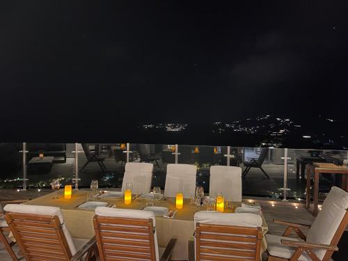 The Red Cloud Villa with Incredible Ocean View !!!! in 古斯塔维亚 The Red Cloud Villa with Incredible Ocean View !!!! in 古斯塔维亚