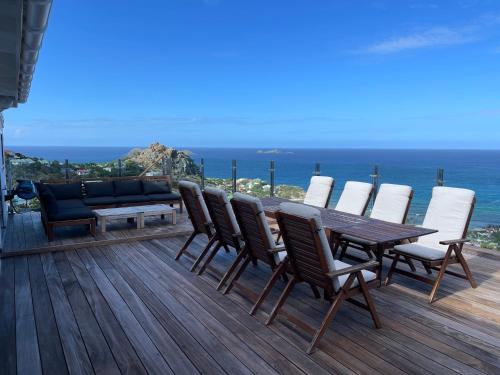 The Red Cloud Villa with Incredible Ocean View !!!! in 古斯塔维亚 The Red Cloud Villa with Incredible Ocean View !!!! in 古斯塔维亚