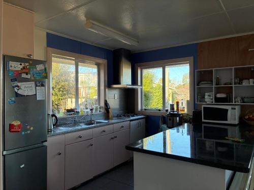 Sunny, Comfortable and Quiet温馨 family shared room in South Dunedin Sunny, Comfortable and Quiet温馨 family shared room in South Dunedin