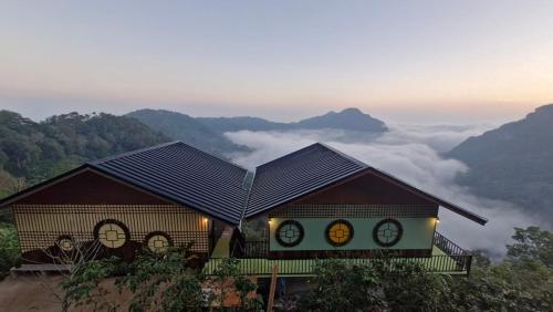 Phahee valley ผาฮี้วัลเล่ย์ near Doi Tung Palace Phahee valley ผาฮี้วัลเล่ย์ near Doi Tung Palace