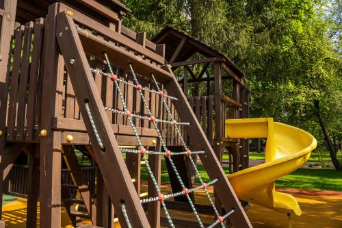 База відпочинку «Зелений гай» (База відпочинку «Зелении гаи») in Sumy База відпочинку «Зелений гай» (База відпочинку «Зелении гаи») in Sumy