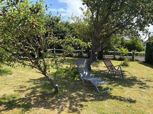 Kert, Villa Les Volets Verts in Blainville-Sur-Mer Kert, Villa Les Volets Verts in Blainville-Sur-Mer