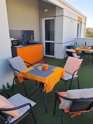 Зручності, July's Guest House in Пріморско Зручності, July's Guest House in Пріморско