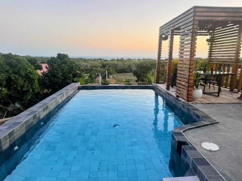 Lush Relaxing Coastline Villa with Private Pool in 트레저 비치 Lush Relaxing Coastline Villa with Private Pool in 트레저 비치