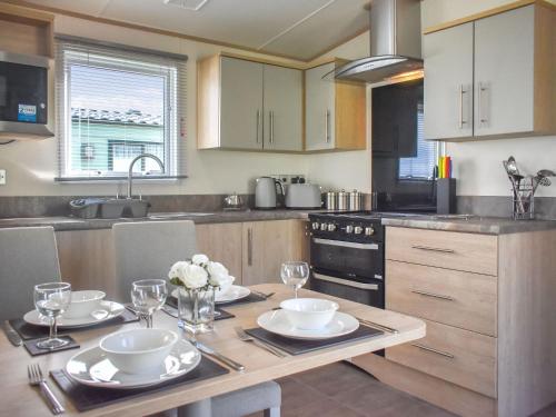 Exterior view, The Endeavour - Uk37771 in Flask Exterior view, The Endeavour - Uk37771 in Flask