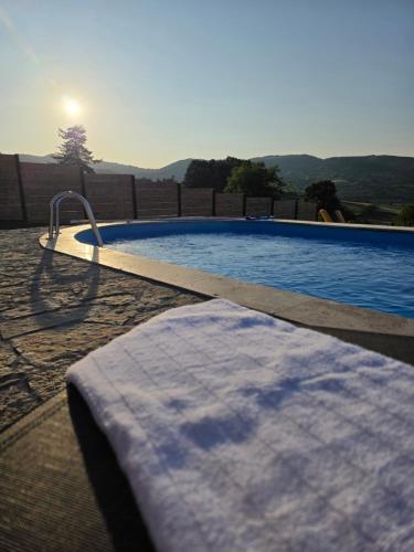 Rovni lake house in Popare Rovni lake house in Popare