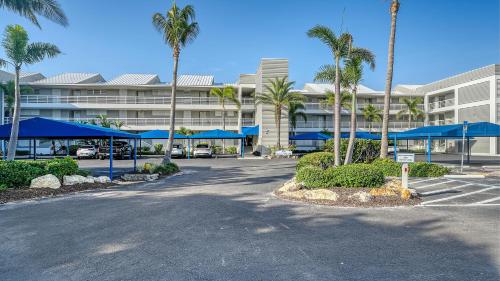 Waterfront, Spa, Pool, Private Paradise on Longboat Key in Longboat Key (FL) Waterfront, Spa, Pool, Private Paradise on Longboat Key in Longboat Key (FL)