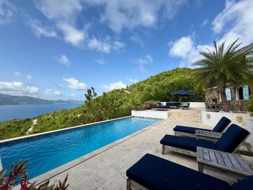 Amazing Views- Stunning Pool - Eco-Luxury Getaway in East End Amazing Views- Stunning Pool - Eco-Luxury Getaway in East End