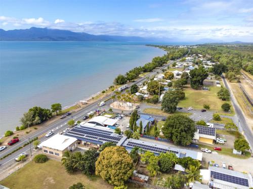 View, Nightcap at Marine Hotel Cardwell in Cardwell View, Nightcap at Marine Hotel Cardwell in Cardwell