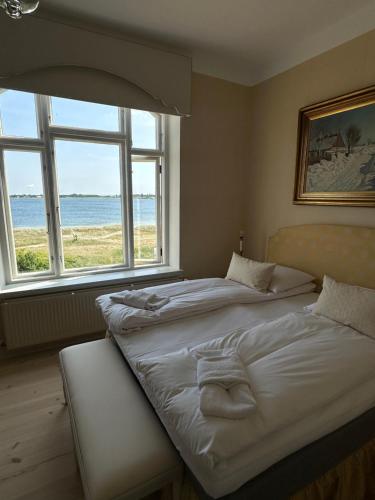 Aarøsund Badehotel in Arosund Aarøsund Badehotel in Arosund