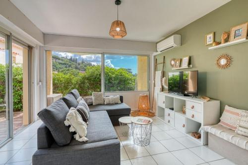 Appartement La Fossette , 4 personnes, 5mn de la plage, WIFI, climatisation, parking, terrasse sans in Ле Лаванду Appartement La Fossette , 4 personnes, 5mn de la plage, WIFI, climatisation, parking, terrasse sans in Ле Лаванду