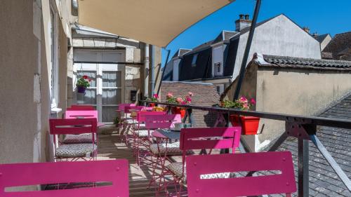 Terraza/balcón, Logis Hotel Central in Montargis Terraza/balcón, Logis Hotel Central in Montargis