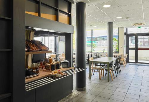 Restaurant, B&B Hotel Paris Est Bobigny Universite in Bobigny Restaurant, B&B Hotel Paris Est Bobigny Universite in Bobigny
