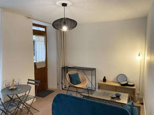 Charming Cozy Cottage Palaiseau Center in Palaiseau Charming Cozy Cottage Palaiseau Center in Palaiseau