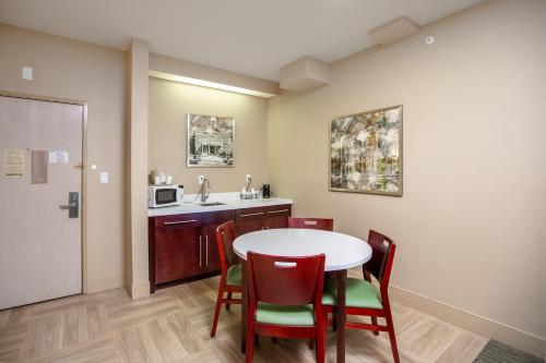 บริการและสิ่งอำนวยความสะดวก, Gold Dust West in คาร์สัน ซิตี้ (NV) บริการและสิ่งอำนวยความสะดวก, Gold Dust West in คาร์สัน ซิตี้ (NV)