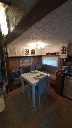 Zlatiborska Brvnara Rebic Mountain House in Potoci Zlatiborska Brvnara Rebic Mountain House in Potoci