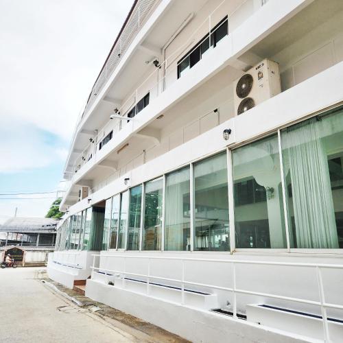 NAVY HOME HOTEL โรงแรมเนวี่โฮม near Αεροδρόμιο Tachileik NAVY HOME HOTEL โรงแรมเนวี่โฮม near Αεροδρόμιο Tachileik
