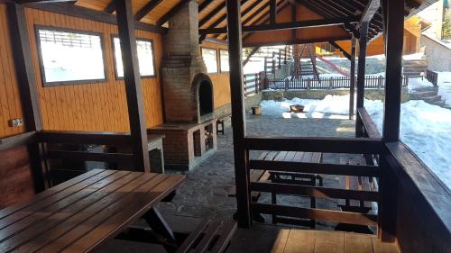 Erkély/terasz, Pensiunea Floare de Iris in Manastirea Humorului Erkély/terasz, Pensiunea Floare de Iris in Manastirea Humorului