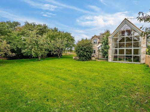 Létesítmények, 6 Bed in Lechlade 93251 in Lechlade Létesítmények, 6 Bed in Lechlade 93251 in Lechlade