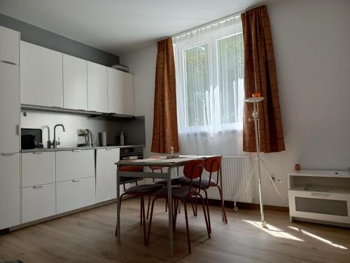 Kitchen, MCA - MidCityAir in 10. Kőbánya Kitchen, MCA - MidCityAir in 10. Kőbánya